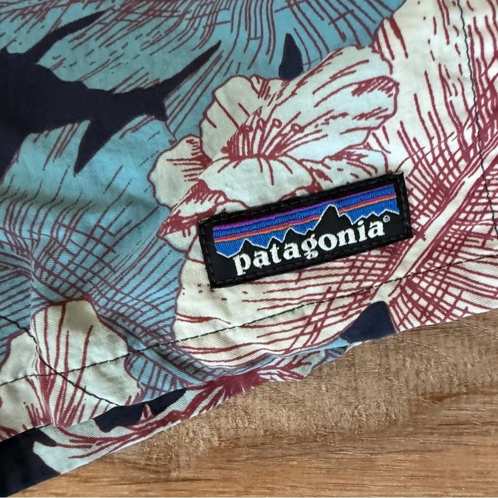Patagonia Men’s Swim Shorts Floral Orchid Print, Built‎ in Liner